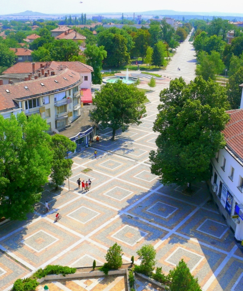 Журналистката Мира Добрева ще представи книгата си за българските столетници в град Левски