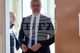 Варна - парламентарни избори - гласуване - Костадин Костадинов