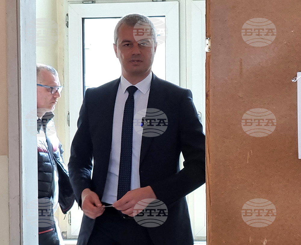 Варна - парламентарни избори - гласуване - Костадин Костадинов