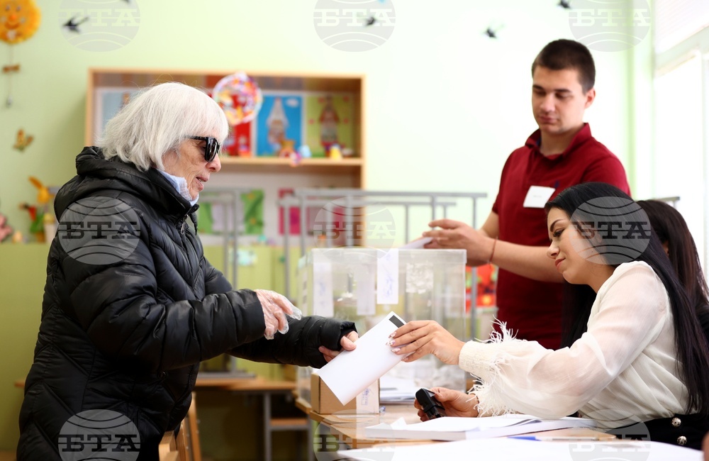 Парламентарни избори - гласуване - 60 ОУ „Св. Св. Кирил и Методий“