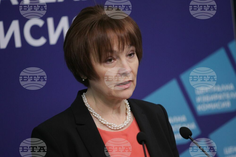 Неработещите машини към 13:20 ч. са 65, заяви говорителят на ЦИК Росица Матева