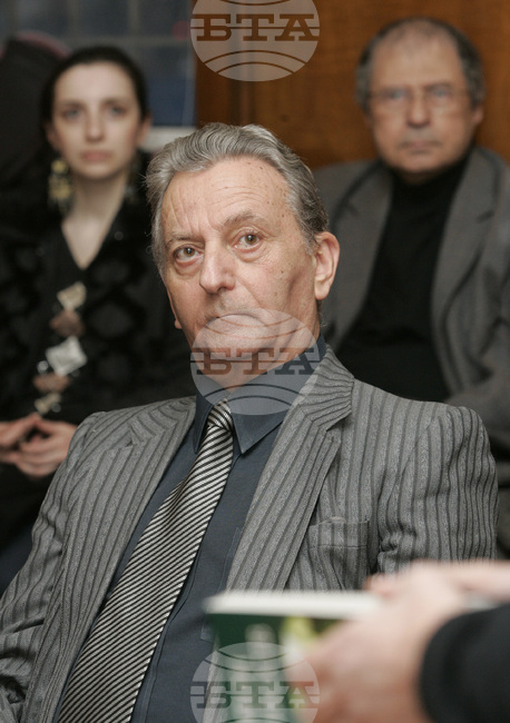 Проф. Симеон Хаджикосев - литературовед, литературен историк и критик