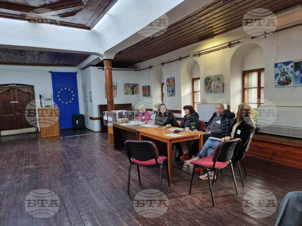 При еднаква активност в сравнение с изборите от октомври м.г. протича изборният ден в Кюстендил