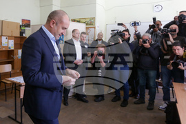Парламентарни избори - Румен Радев - гласуване