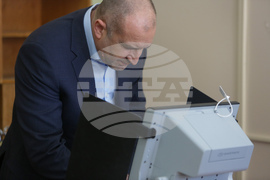 Парламентарни избори - Румен Радев - гласуване