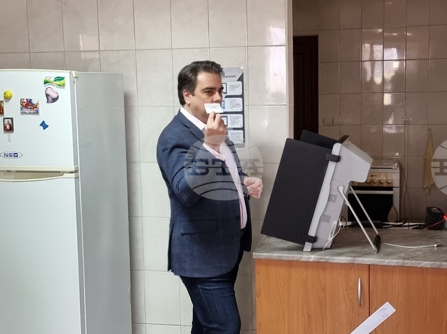 Хасково - парламентарни избори - гласуване - Асен Василев