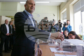 Парламентарни избори - Румен Радев - гласуване