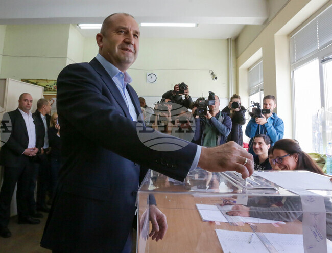 Парламентарни избори - Румен Радев - гласуване 