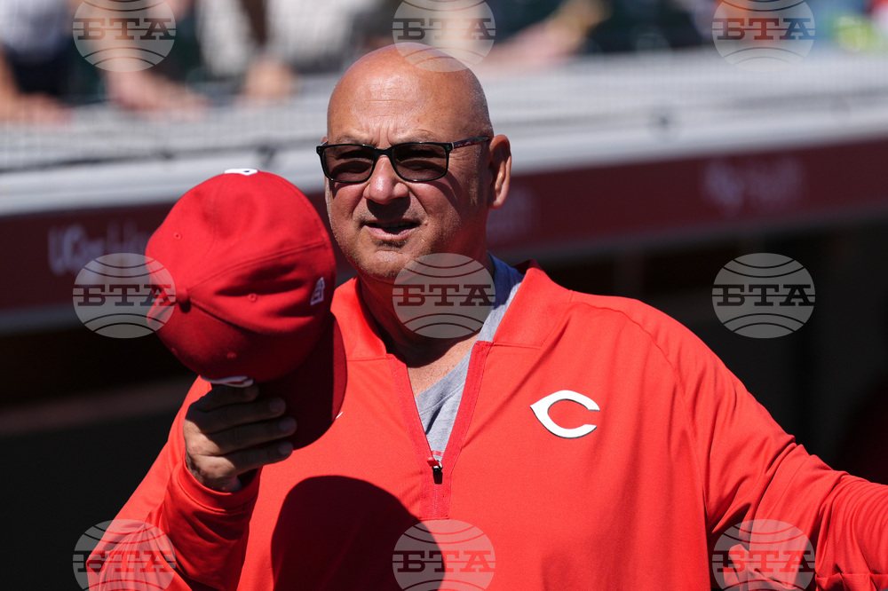 Reds Giants Spring Baseball