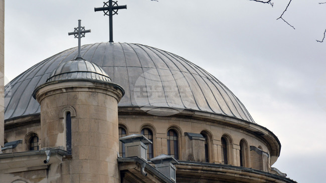 Жена открадна 190 лева от църква в Русе