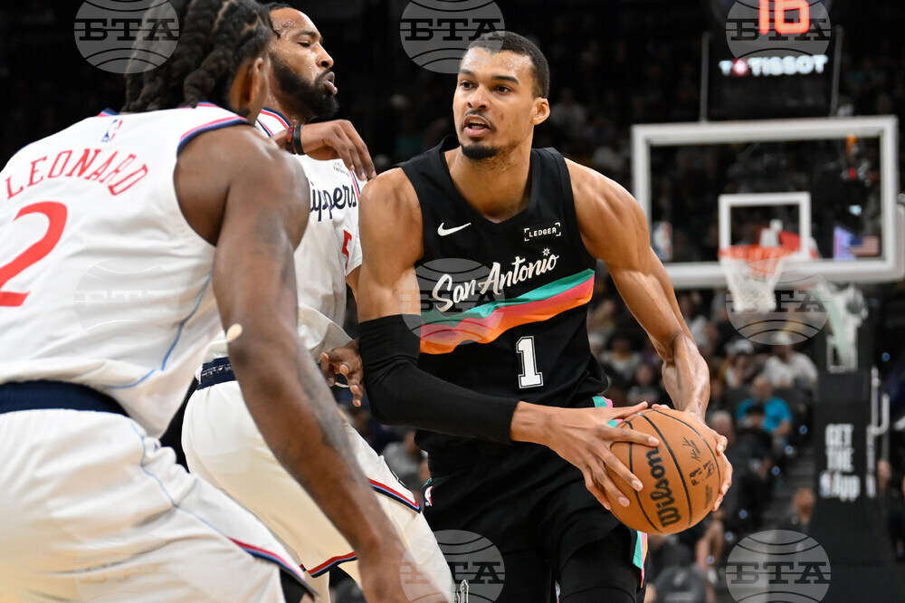 Clippers Spurs Basketball