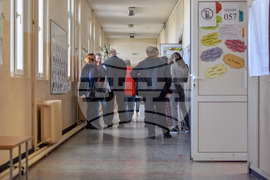 Пловдив - парламентарни избори - училище „Христо Груев Данов"