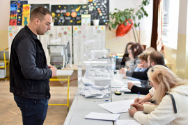 Пловдив - парламентарни избори - училище „Христо Груев Данов"