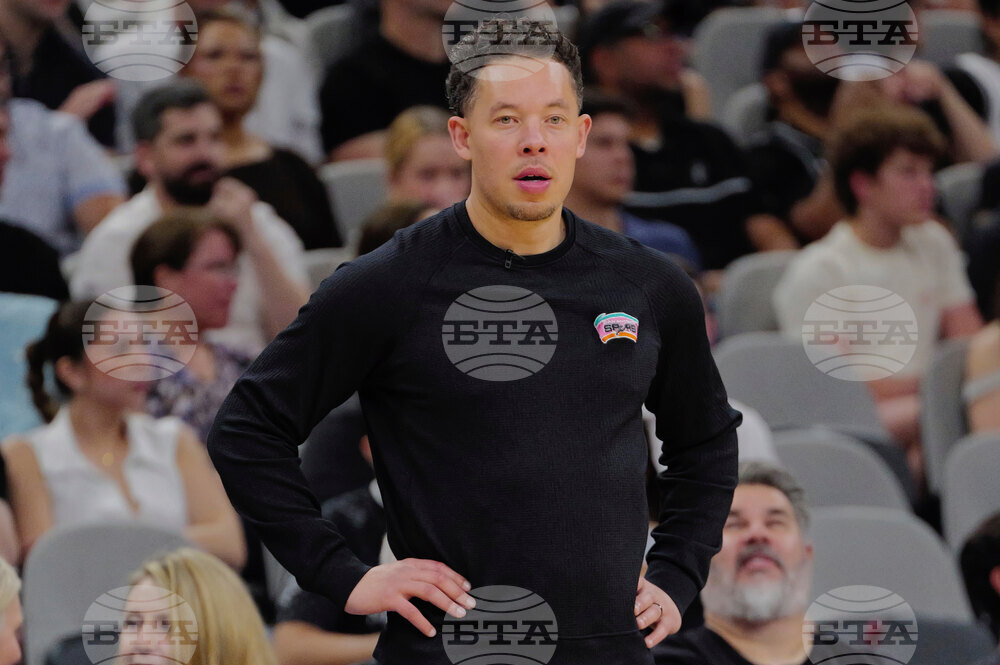 Clippers Spurs Basketball