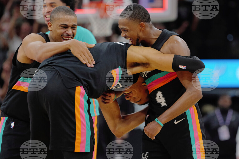 Clippers Spurs Basketball