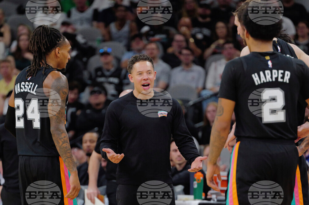 Clippers Spurs Basketball