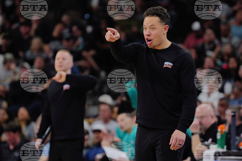 Clippers Spurs Basketball