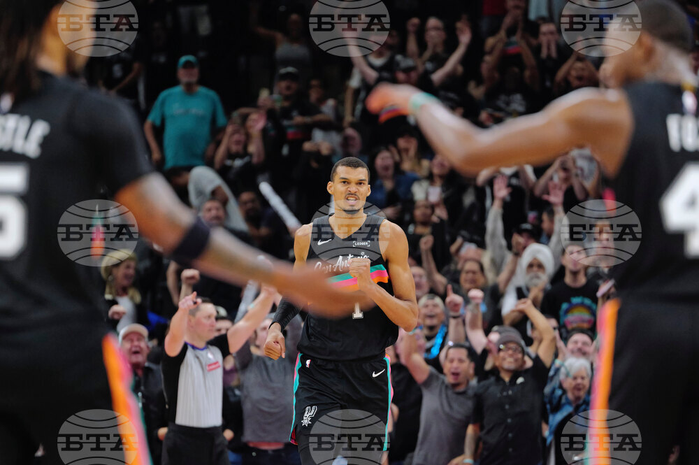 Clippers Spurs Basketball