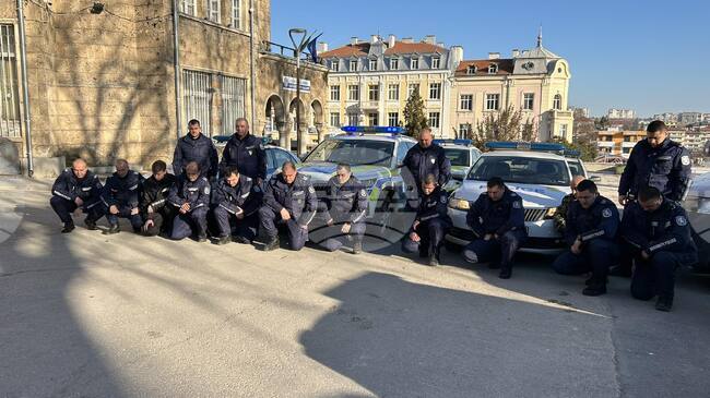 Полицаи от Областната дирекция на МВР в Шумен отдадоха почит към загиналите служители на реда