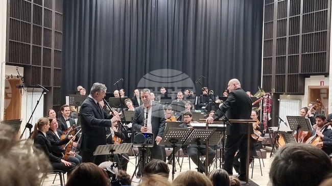 Vratsa Symphony Orchestra Marks 65th Anniversary of Kaval Player Theodosii Spassov