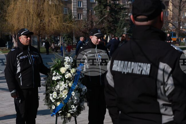 Международен ден в памет на загиналите служители на реда - поднасяне на венци