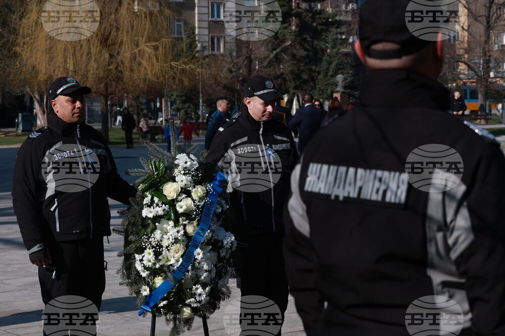Международен ден в памет на загиналите служители на реда - поднасяне на венци