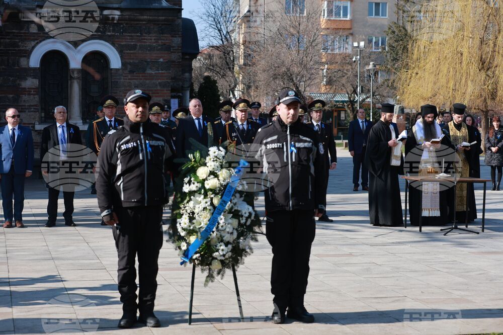 Международен ден в памет на загиналите служители на реда - поднасяне на венци