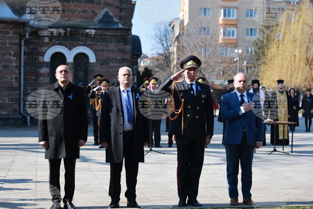 Международен ден в памет на загиналите служители на реда - поднасяне на венци