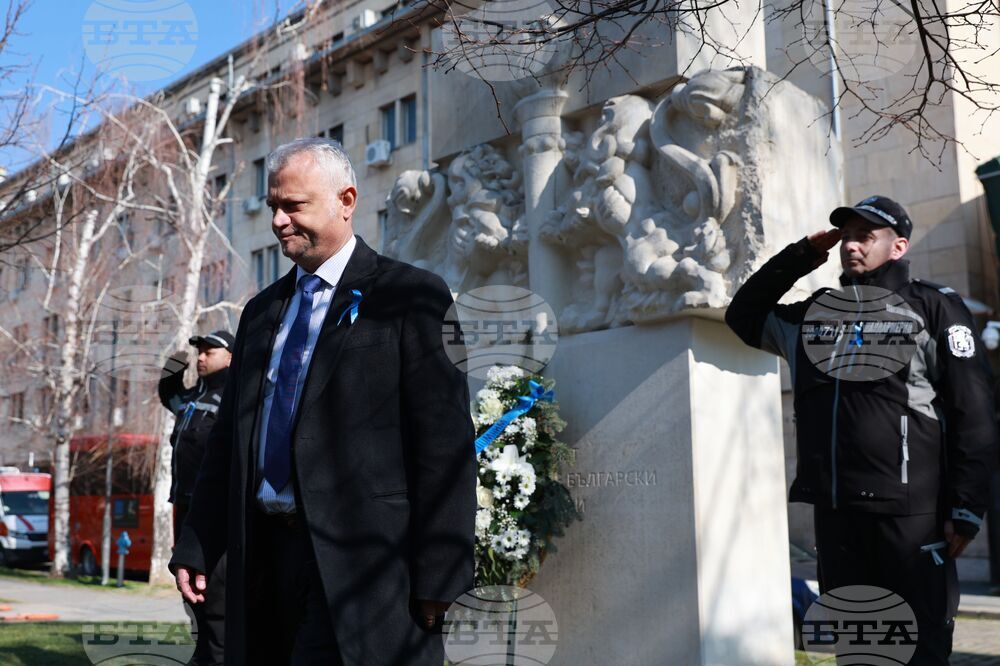Международен ден в памет на загиналите служители на реда - поднасяне на венци