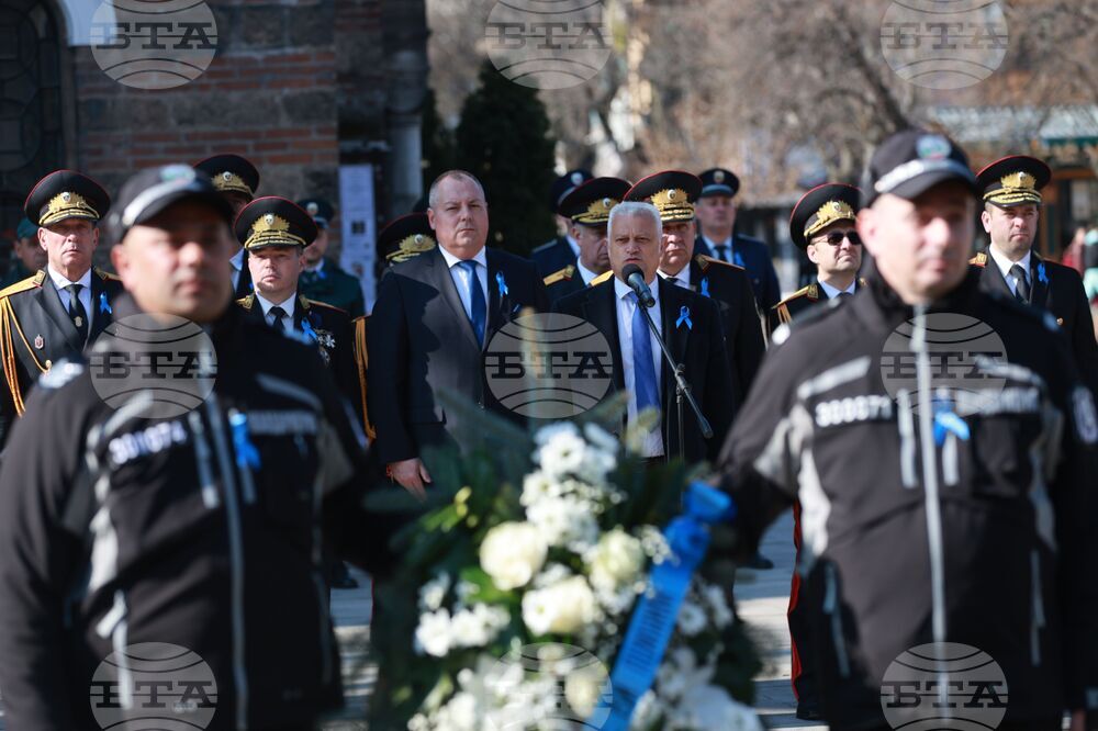 Международен ден в памет на загиналите служители на реда - поднасяне на венци