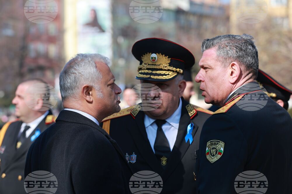 Международен ден в памет на загиналите служители на реда - поднасяне на венци