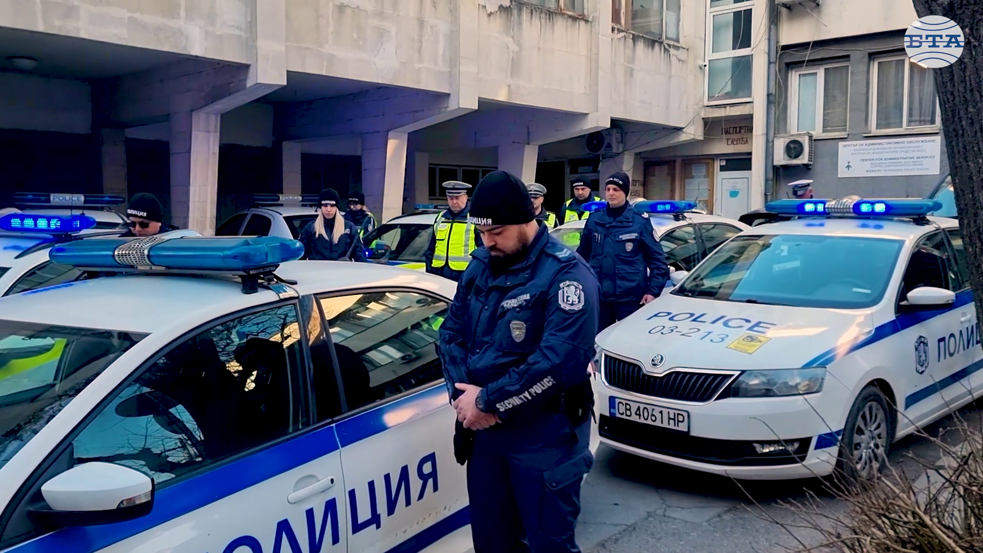 С едноминутно мълчание в памет на загиналите служители на реда започнаха работа полицаите във Варна