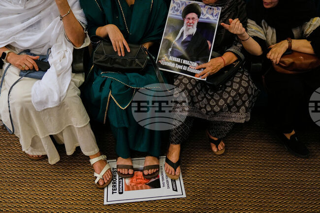 Името на Хаменей като върховен лидер на Иран ще продължи, заяви член на иранския Съвет на експертите, който избира новия духовен водач