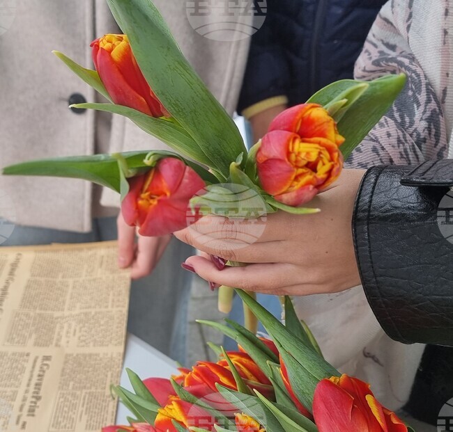 Варна подкрепи инициативата „С цвете в ръка срещу репродуктивните проблеми“