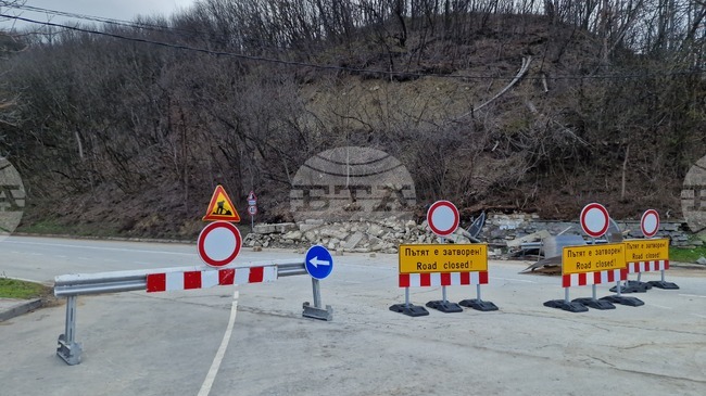 Областният управител на Велико Търново настоява за спешни мерки от Министерството на културата заради падащи камъни от хълма Трапезица