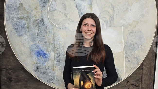 Лилия Манолова представи в Плевен книгата си "Пак ще се усмихна“