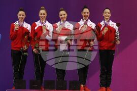 Художествена гимнастика - Световна купа - ансамбъл - три ленти и две топки - награждаване