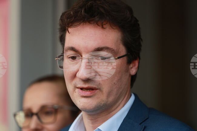 Присъствието на военни самолети на гражданското летище в София създаде страхове у хората, те не бива да бъдат пренебрегвани, каза Крум Зарков 