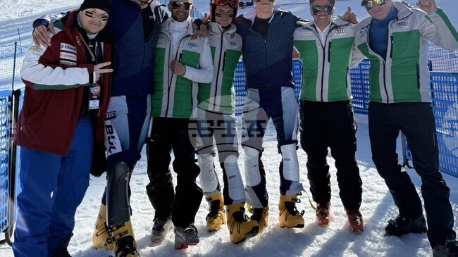 Най-добрата българска сноубордистка Малена Замфирова получи голяма подкрепа от участниците в паралелния слалом в Шпиндлерув Млин