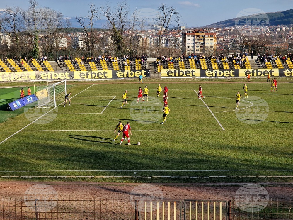 Перник - футбол - Миньор - Марек