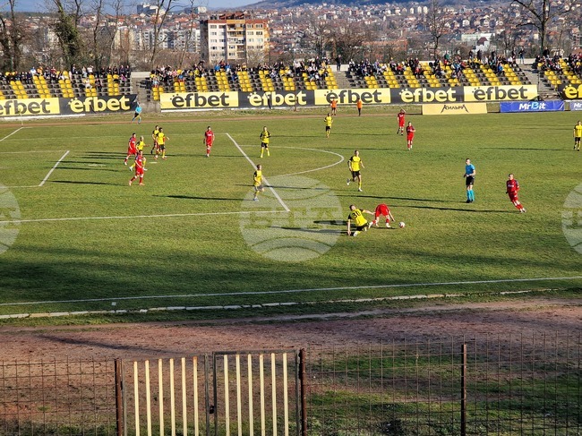 Перник - футбол - Миньор - Марек