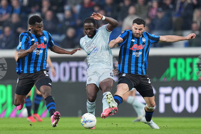 Аталанта успя да заличи два гола пасив от Удзинезе, но стигна само до точка на свой терен