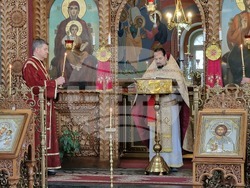Шумен - храм „Свети Три Светители“ - отец Иван