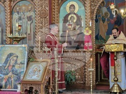 Шумен - храм „Свети Три Светители“ - отец Иван