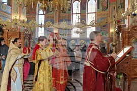 Шумен - храм „Свети Три Светители“ - отец Иван