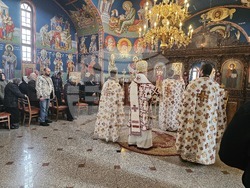 Русе - храм „Свети Архангел Михаил“ - литургия - епископ Макарий 