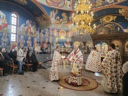 Русе - храм „Свети Архангел Михаил“ - литургия - епископ Макарий 