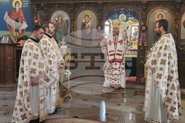 Русе - храм „Свети Архангел Михаил“ - литургия - епископ Макарий 