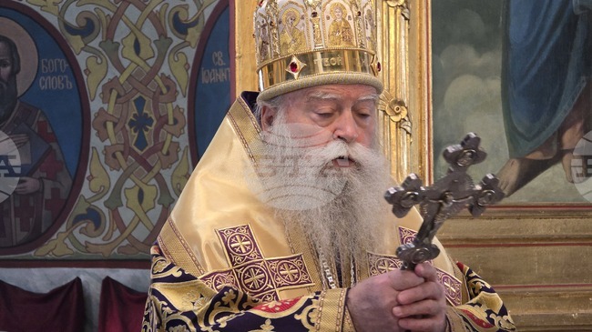 Свети Григорий Палама е учил, че таворската светлина е присъщна на Бога, каза Ловчанският митрополит Гавриил в храма „Св. Троица“