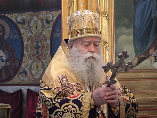 Свети Григорий Палама е учил, че Таворската светлина е присъщна на Бога, каза Ловчанският митрополит Гавриил в храма „Св. Троица“